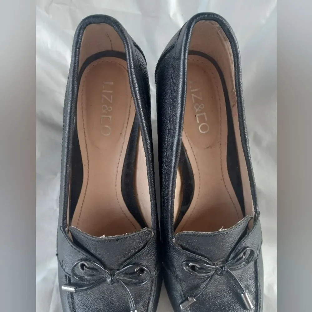 Liz & Co. Black Leather Wedge Size 8M